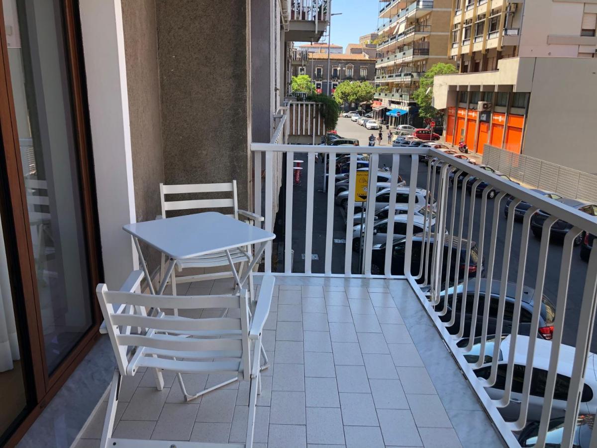 Home 22 Appartamento In Centro Storico - Катанія Екстер'єр фото
