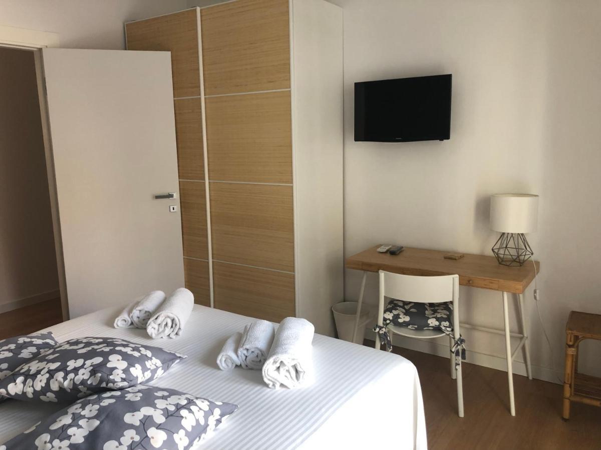 Home 22 Appartamento In Centro Storico - Катанія Екстер'єр фото