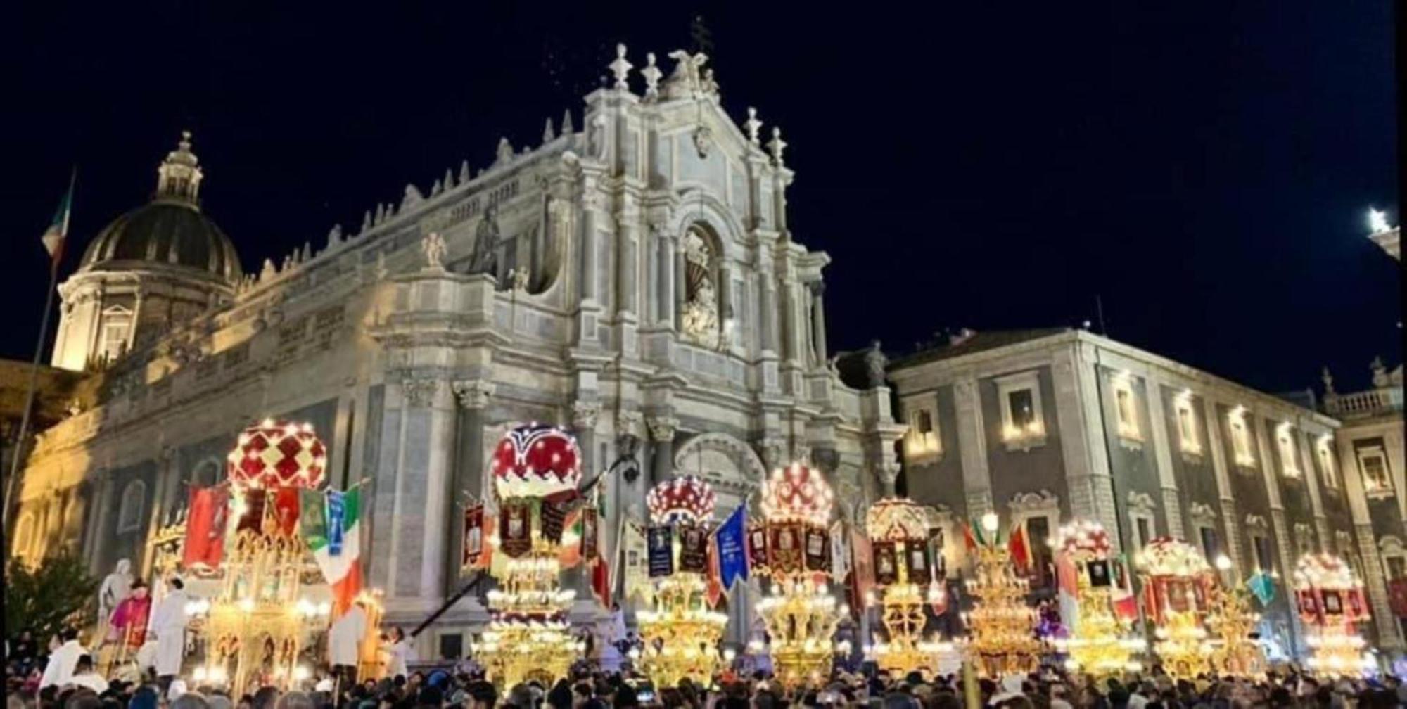 Home 22 Appartamento In Centro Storico - Катанія Екстер'єр фото